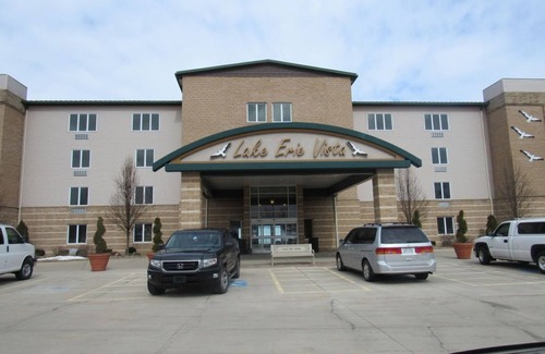 Geneva-on-the-Lake House | Lakefront condo -2BR/2Bath Sleeps 4 Private beach and lake front balcony