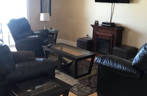 Geneva-on-the-Lake Condo | Lakefront Condo 3 bed, 2 bath, Sleeps 8, Indoor Pool