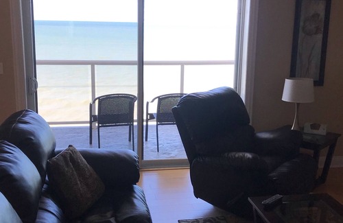 Geneva-on-the-Lake Condo | Lakefront Condo 3 bed, 2 bath, Sleeps 8, Indoor Pool