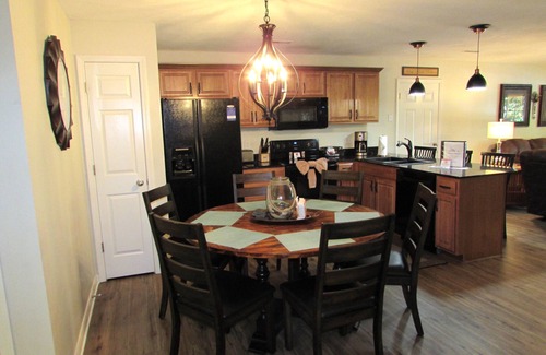 Hollister Condo | Lakefront Condo A-2 at Vickery Resort by RedAwning