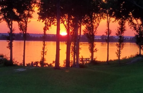 Summerton Condo | Lakefront Condo w/Boat Slip at North Shore. 3BR/3BA -- Fishing, Golfing, Boating