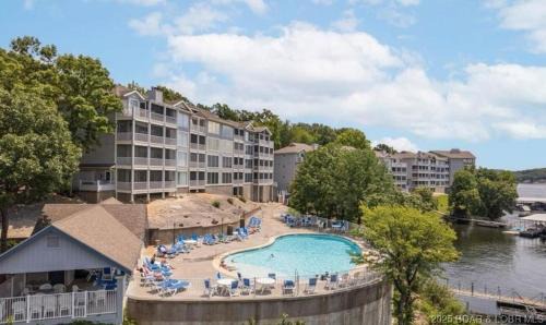 Village of Four Seasons House | Lakefront Condo Wdockdeckpools-sleeps 6