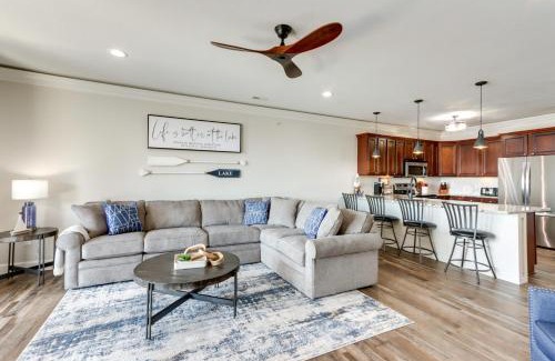 Osage Beach Apartment | Lakefront Condo with Pool Access in Osage Beach!