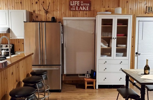 Eagle Lake Cottage | Lakefront Cottage on Scenic Haliburton Lake - A Perfect Getaway!