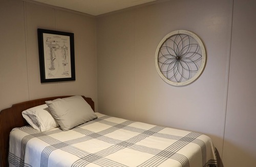 Carter Cottage | Lakefront cottage for your Northwoods family vacation!