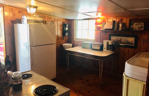 Windsor Cottage | Lakefront Cottage in a Quiet, Beautiful Location