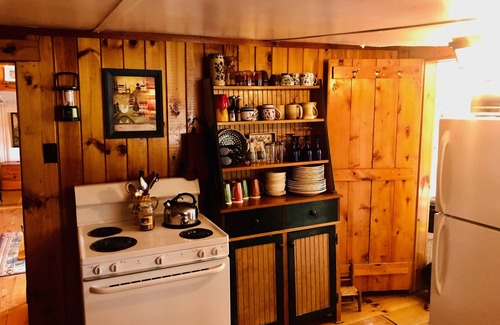 Windsor Cottage | Lakefront Cottage in a Quiet, Beautiful Location