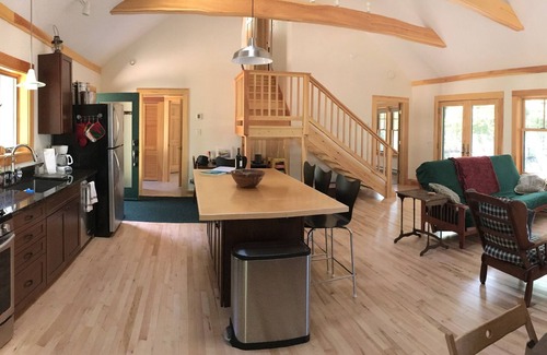 Sullivan Cottage | Lakefront cottage near Acadia and Bar Harbor