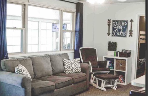 Coldwater Cottage | Lakefront cottage on Coldwater Lake