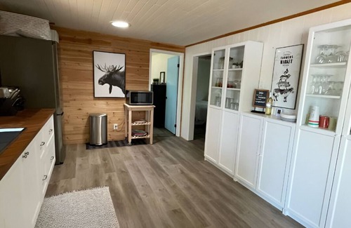 Utterson Cottage | Lakefront Cottage Retreat