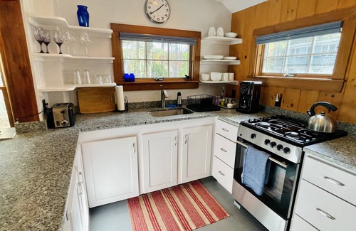 Bremen Cottage | Lakefront Cottage: Relax, Kayak and Swim