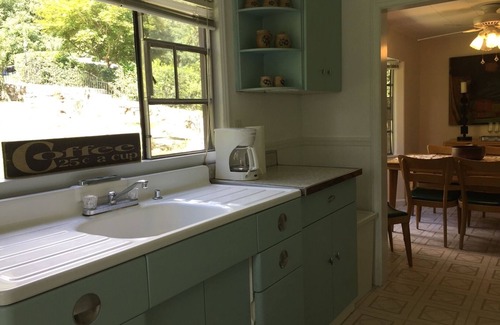 Mahopac Cottage | Lakefront Cottage Retreat !!