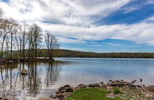 Hastings Cottage | Lakefront Cottage-Rice Lake