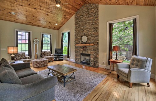 Sharps Chapel House | Lakefront Cottage with Private Double Dock