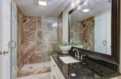Mid America Apartment | Lakefront Couples Retreat