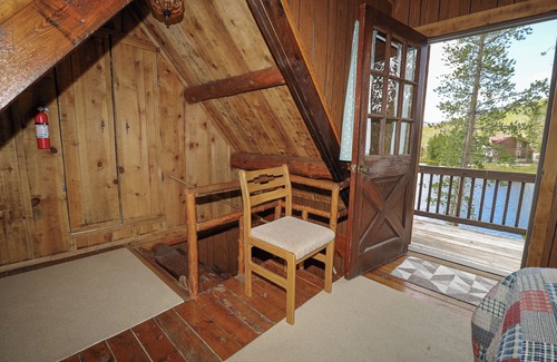 Grand Lake Cottage | Lakefront! Coyote Cabin - Authentic Cabin Right On Sun Valley Lake!