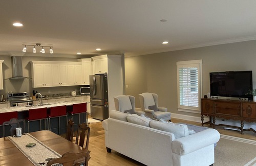 Barium Springs House | Lakefront Custom Home/w Private Dock on Cove. Finished Basement. 2 Kitchens