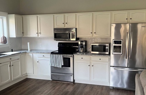 Barium Springs House | Lakefront Custom Home/w Private Dock on Cove. Finished Basement. 2 Kitchens