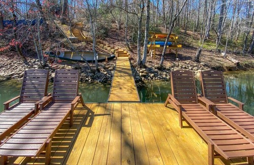 Mill Spring House | Lakefront~Dock~Hot tub~Firepit~Dog Friendly!