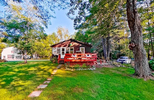 Moultonborough Cottage | Lakefront dog-friendly home with private beach, community tennis, beach, dock