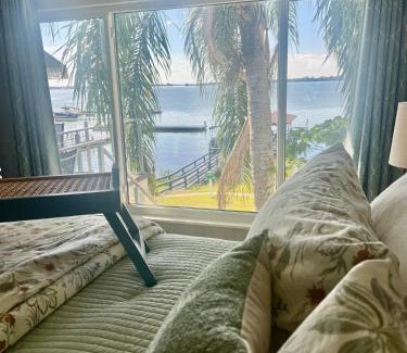 Mount Dora House | Lakefront Duplex With Pontoon Boat Downtown
