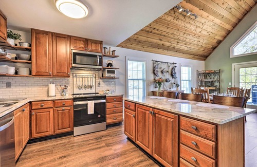 Eatonton House | Lakefront Eatonton Home: Boat Dock + Fire Pit