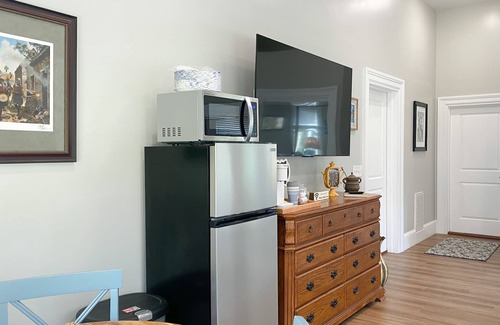 De Leon Springs House | Lakefront efficiency 3 min from Deleon Springs State Park