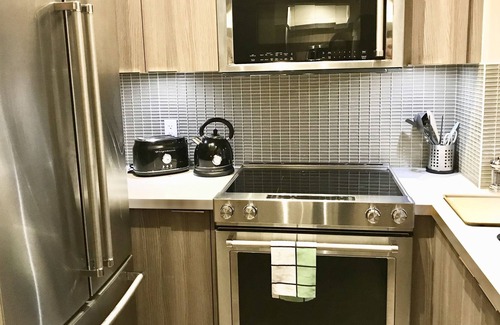Humber Bay Shores Condo | Lakefront Elegant Condo