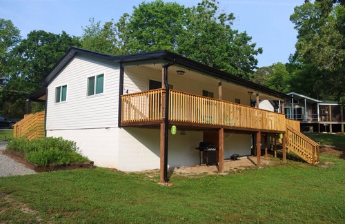 Spring City House | Lakefront Escape at Watts Bar Lake