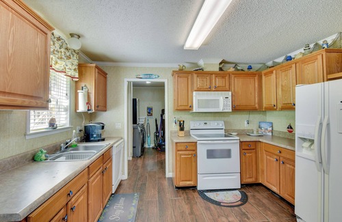Fair Play House | Lakefront Fair Play Vacation Rental, Pets Welcome!