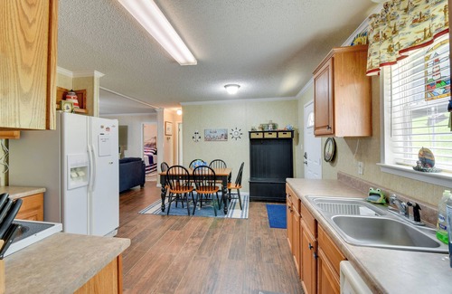 Fair Play House | Lakefront Fair Play Vacation Rental, Pets Welcome!