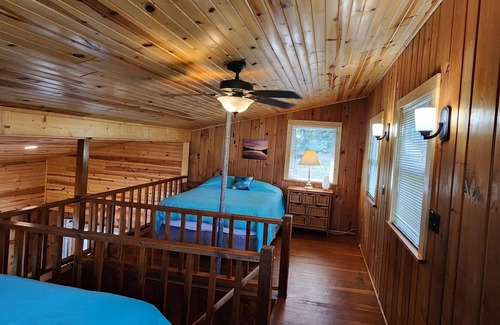 Pine River Cottage | Lakefront family and dog friendly cottage near Wild Rose.