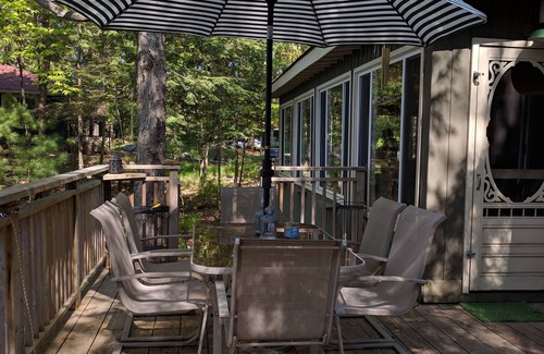 Minett Cottage | Lakefront Family Cottage on Lake Rosseau 1900 sq.ft.