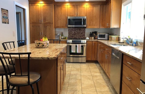 Ashland House | Lakefront family-friendly 4+ bedroom house on Little Squam
