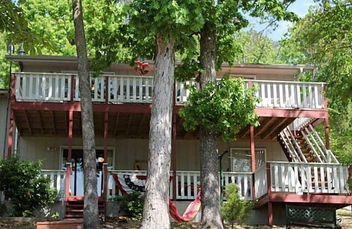 Rogers Cottage | Lakefront family friendly Chalet with fire pit and use of kayaks and canoe.