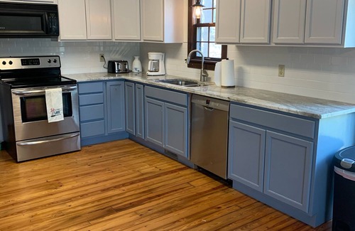 West Union House | Lakefront Family Getaway on Lake Keowee - June ‘23 NEW DOCK!