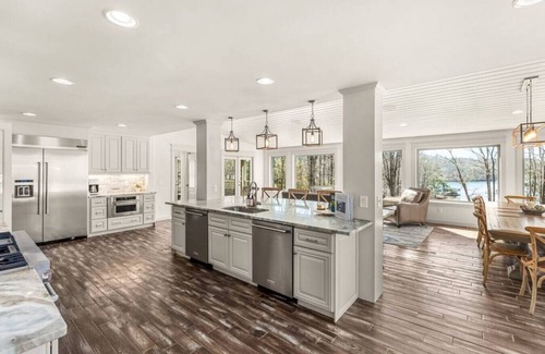 Flowery Branch Other | Lakefront, Farm Animals, Swim, Kayaks, Sauna, Gym