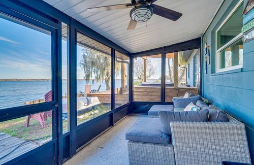 Lake Panasoffkee House | Lakefront Florida Retreat w/Dock & Kayaks
