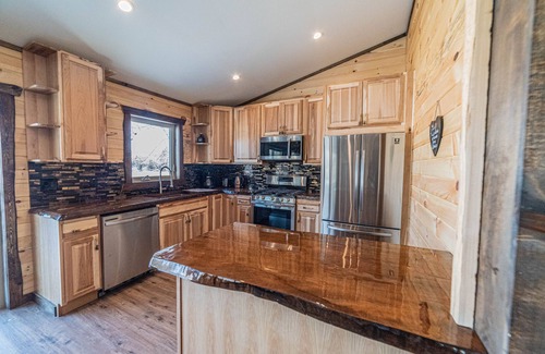 Irons House | Lakefront fully renovated log cabin perfect location