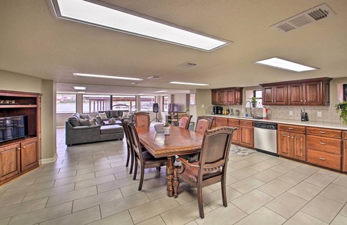 Lake Hamilton Cottage | Lakefront Gem w/Docks in Hot Springs!