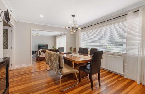 Ohinemutu Villa | Lakefront Getaway in Rotorua