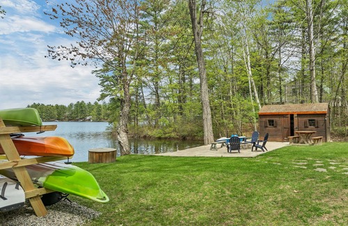 Wakefield House | Lakefront Getaway | Leaf Peepers | Bonfire Nights