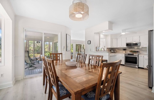 Blue Heron Lake House | Lakefront, Golf Cart Included, Amenity Cards Available - 128 Sea Otter
