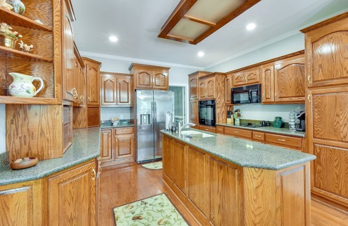 Reed Creek House | Lakefront Hartwell Retreat w/Gas Grill & Deck!