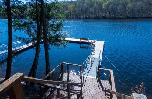 Monticello House | Lakefront Haven Cottage