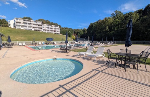 North Shore Condo | Lakefront Hideaway - Outdoor Balcony Perfect for Relaxing