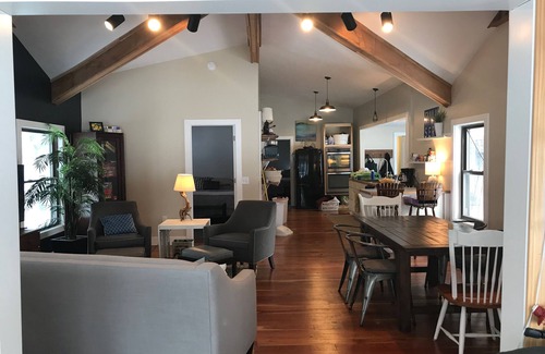 Twin Lake House | Lakefront Home for Rent on Beautiful Clear Lake