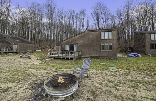 Gaylord Ski Chalet | Lakefront Home Minutes to Boyne Mountain and Downtown Gaylord