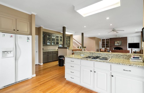 Townville House | Lakefront home on a calm cove sitting on 4 acres!