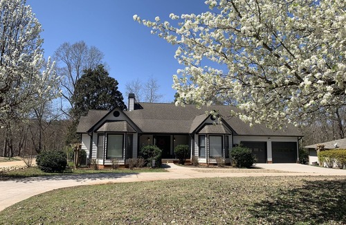 Anderson House | Lakefront home on Lake Hartwell. Covered boat slip, swim deck. Kayaks to use.